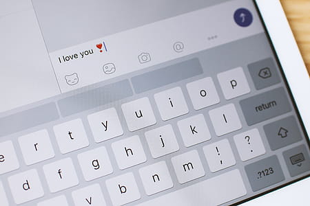 Valentine’s Day, Detail of screen of tablet with a message “I love you” thumbnail