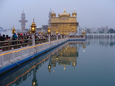 view of people filling a bridge thumbnail