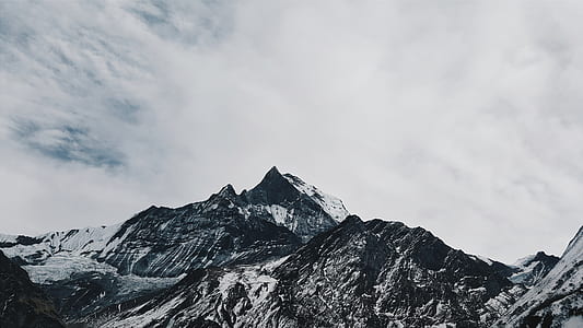 mountain during daytime thumbnail