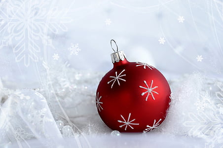 red bauble thumbnail