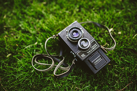 Vintage black camera thumbnail