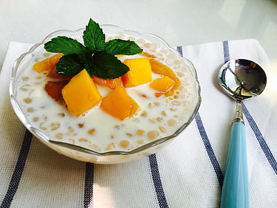 tapioca in clear glass bowl thumbnail