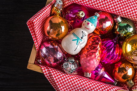 assorted ornaments lot thumbnail