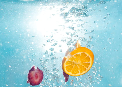 slice of orange in water thumbnail