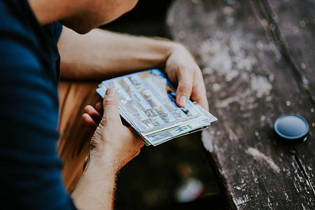 People looking at the photos thumbnail