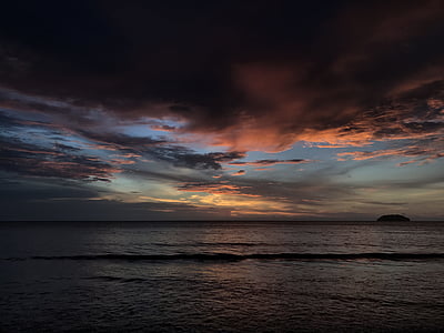 ocean during nighttime thumbnail