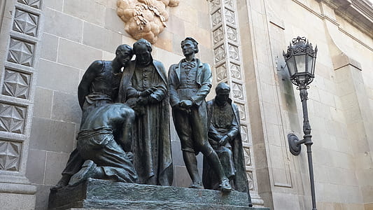 statue of five men thumbnail