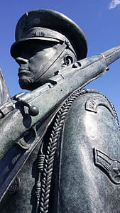 soldier statue thumbnail