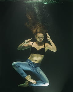 Woman Swimming thumbnail