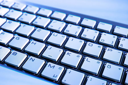 white computer keyboard thumbnail