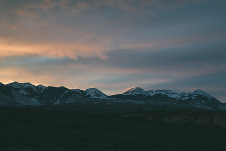 silhouette photography of mountain thumbnail