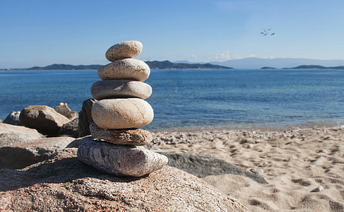 balancing stones thumbnail