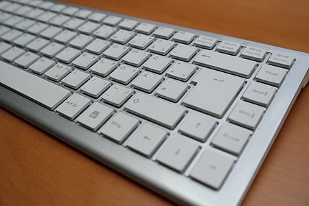 gray Apple Magic keybaord thumbnail