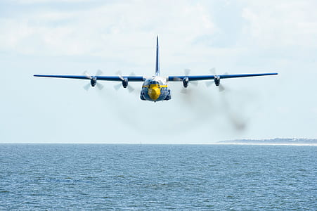 Blue Flying Airplane thumbnail