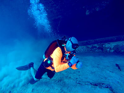 water diving man thumbnail