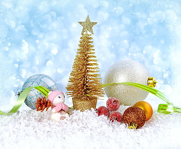 brown Christmas tree with bauble thumbnail