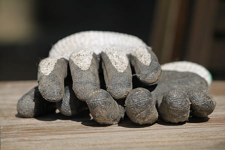 pair of black hand gloves thumbnail