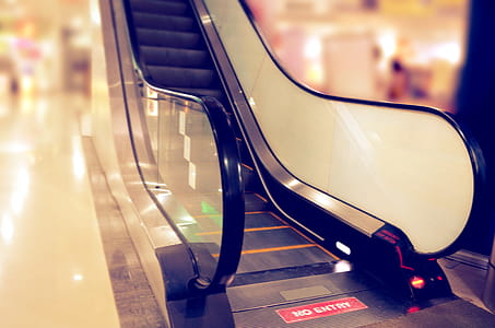 Escalator thumbnail