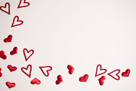 red hearts print digital wallpaper thumbnail