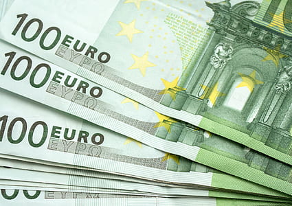 100 euro banknote lot thumbnail
