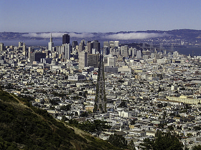 Cityscape of San Francisco from Twin Peaks in California thumbnail
