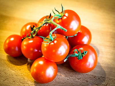 bunch of cherry tomatoes thumbnail