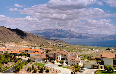 Landscape around Lake Mead, Nevada thumbnail