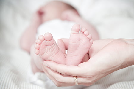 baby's feet thumbnail