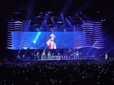 Bruno Mars concert thumbnail