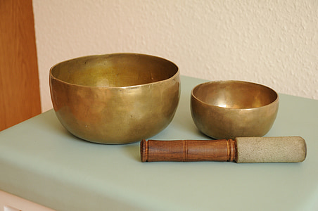 two brass bowls thumbnail