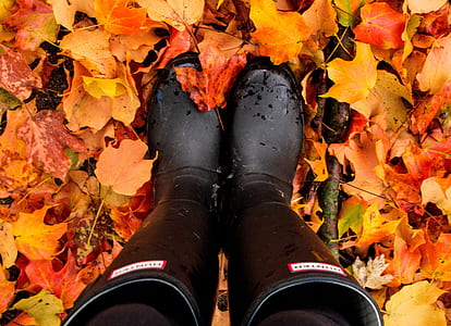 pair of black Hunter brand boots thumbnail