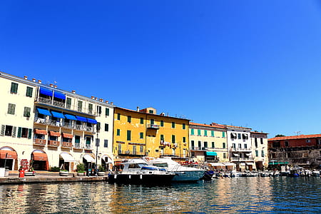 Pretty little houses at the sea in the harbor thumbnail