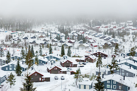 houses sorrounding snow thumbnail