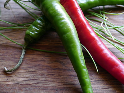 green and red chillies thumbnail
