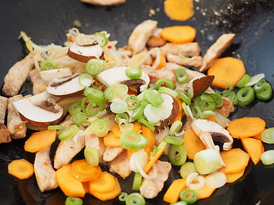 saute sliced vegetables thumbnail