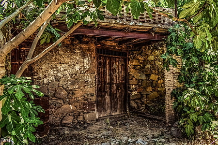 brown house thumbnail