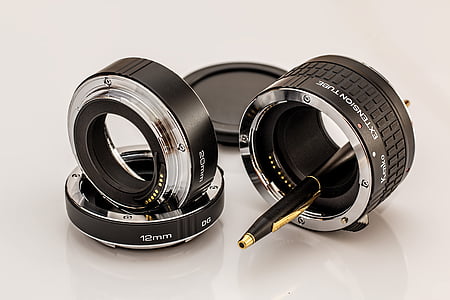 close up photography of telephoto lens thumbnail