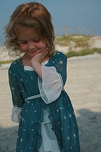 girl looking down thumbnail