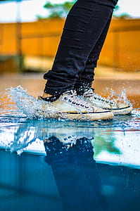 white low-top sneakers thumbnail