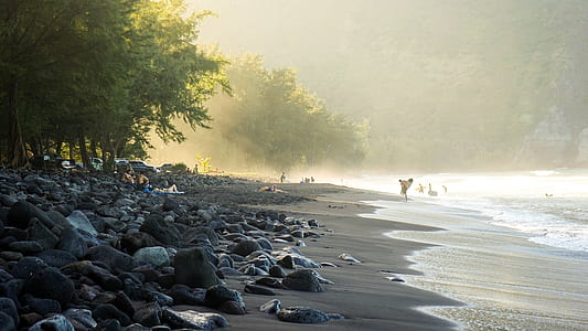 beach with people thumbnail