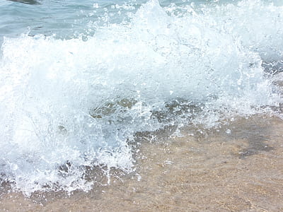waves crashing shoreline thumbnail