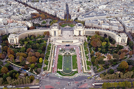 aerial view of white house thumbnail