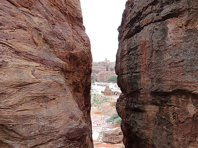 brown rock formation thumbnail