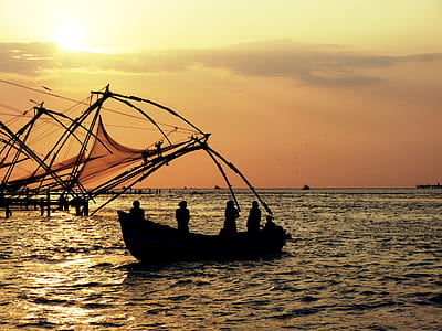 silhouette of boat thumbnail