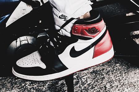 Air Jordans thumbnail