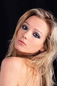 topless woman thumbnail