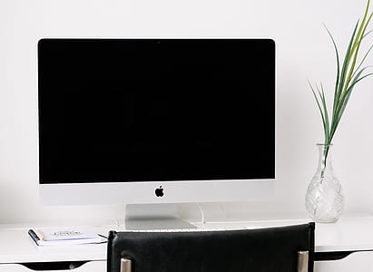 Apple iMac on desk thumbnail