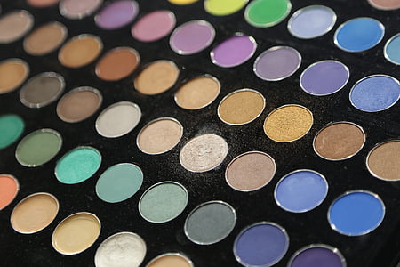 eyeshadow makeup palette thumbnail