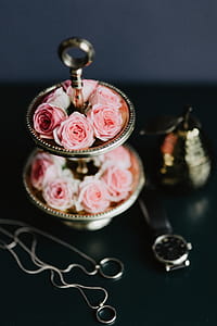 A tray of pink roses thumbnail