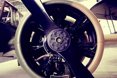 white monoplane thumbnail